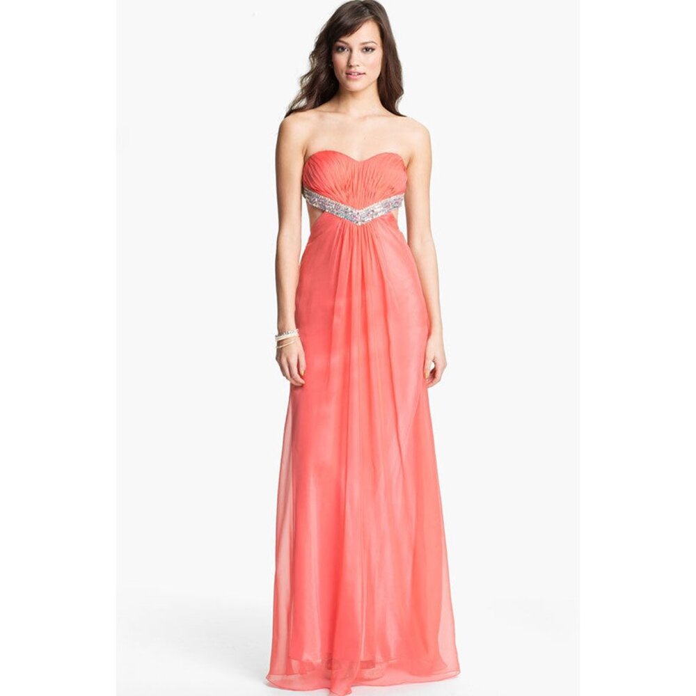 $550 La Femme Embellished Sweetheart Chiffon Gown Side Cutout Coral Size 4